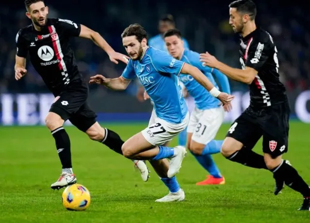 Napoli đang có dấu hiệu hồi sinh khi đứng đầu BXH Serie A