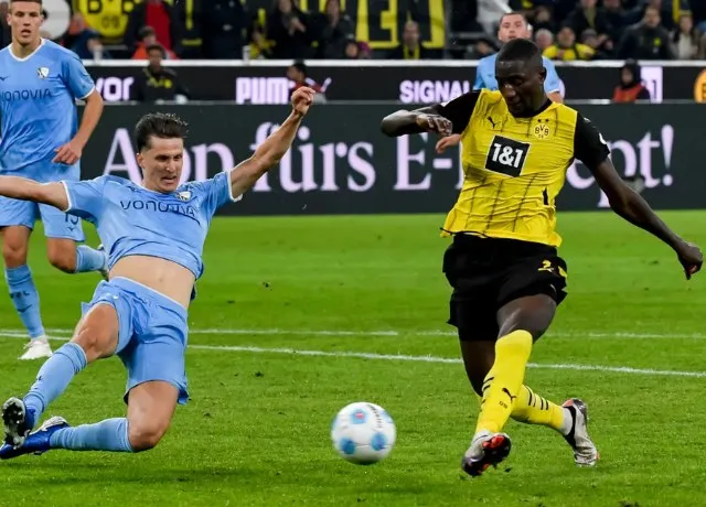 Serhou Guirassy lập cú đúp giúp Dortmund lội ngược dòng 4-2 trên sân nhà