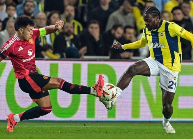 Chủ nhà Fenerbahce đã nhanh chóng gỡ hòa