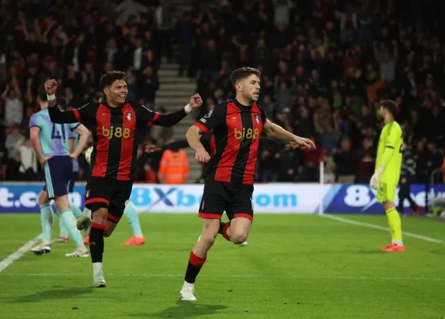 Bàn thắng thứ hai của Kluivert