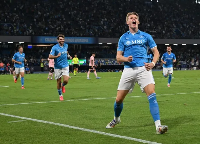 Người cũ MU McTominay liên tục nổ súng giúp Napoli thăng hoa
