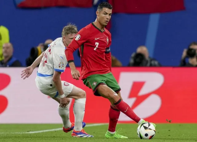 Cristiano Ronaldo là một biểu tượng trong làng bóng đá