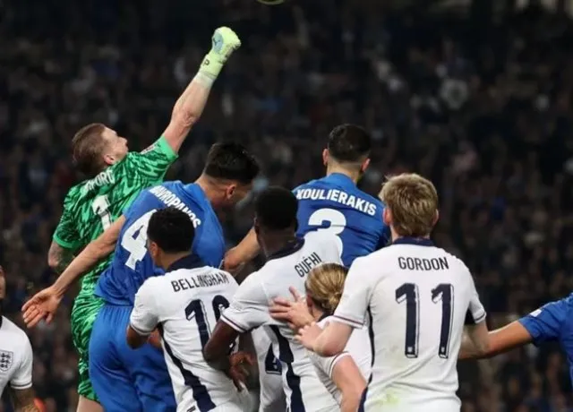 Anh tiến gần tấm vé thăng hạng Nations League