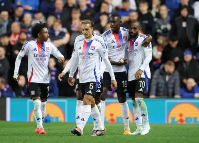 Nợ tài chính quá lớn, CLB Lyon bị đánh rớt xuống hạng 2 nước Pháp