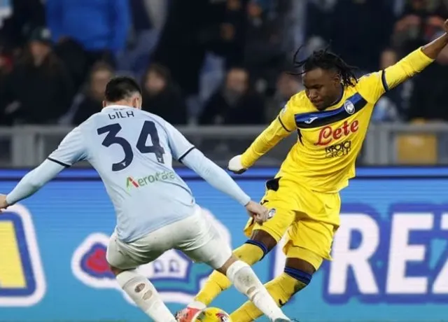 Lazio nhập cuộc với một thái độ tấn công mạnh mẽ