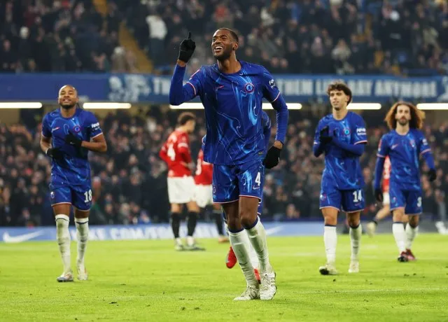 Chelsea bùng nổ và dễ dàng giành chiến thắng