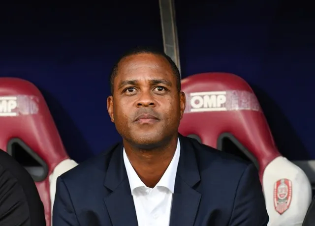 Kluivert chính thức trở thành HLV tuyển Indonesia