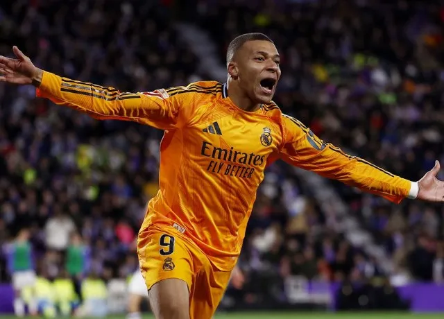 Mbappe lập hat-trick giúp Real thắng Valladolid 3-0