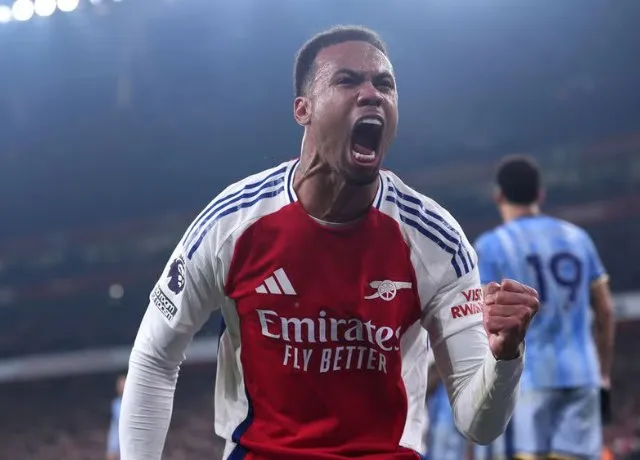 Arsenal vượt qua Tottenham leo lên top 2 Ngoại hạng Anh