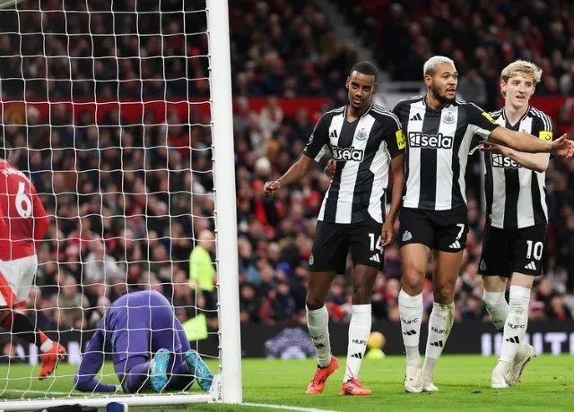 MU chìm sâu vào khủng hoảng chỉ hơn nhóm xuống hạng 7 điểm