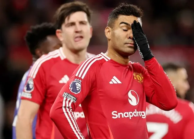 MU chìm sâu vào khủng hoảng chỉ hơn nhóm xuống hạng 7 điểm