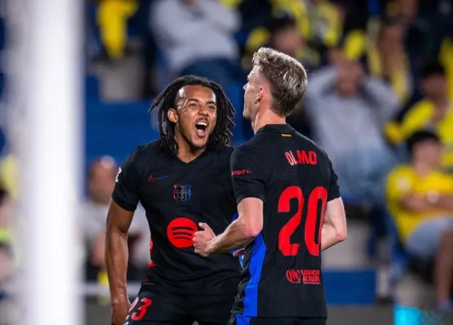 Barca đã gặp không ít khó khăn trong hiệp một trận đấu với Las Palmas.