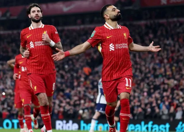 Vùi dập Tottenham 4 bàn không gỡ Liverpool vào chung kết Carabao Cúp
