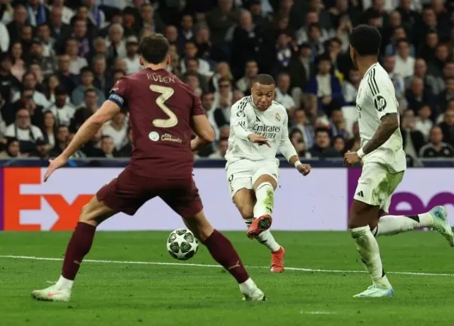 Mbappe lập hat-trick đỉnh cao Real nhấn chìm Man City tại Bernabeu