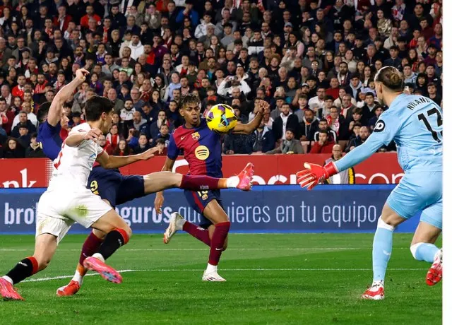 Barca tiếp tục thắng đậm Sevilla với tỷ số 4-1 trên sân khách