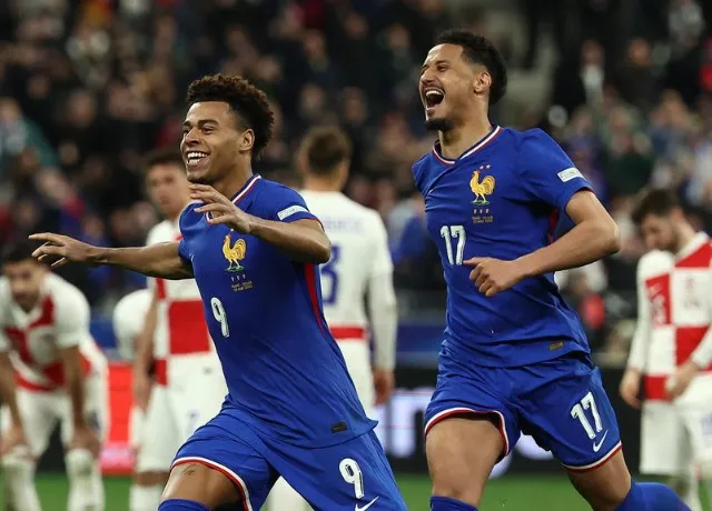 Tuyển Pháp vượt qua Croatia bằng loạt Pen cân não trên sân nhà