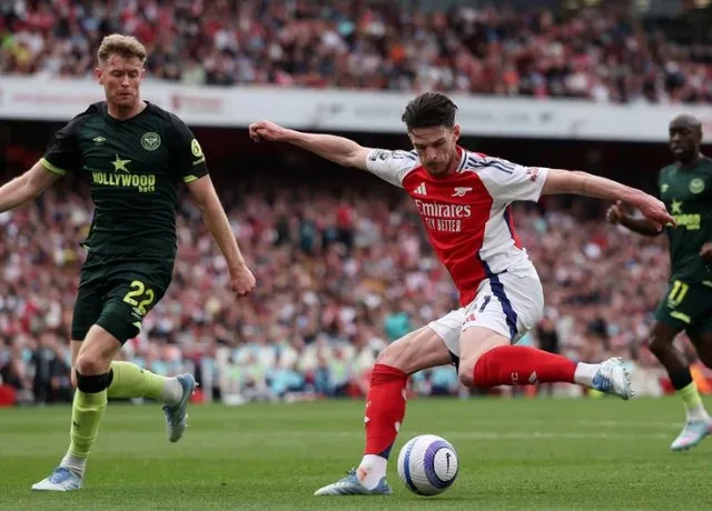 Arsenal chia điểm Brentford với tỷ số 1-1