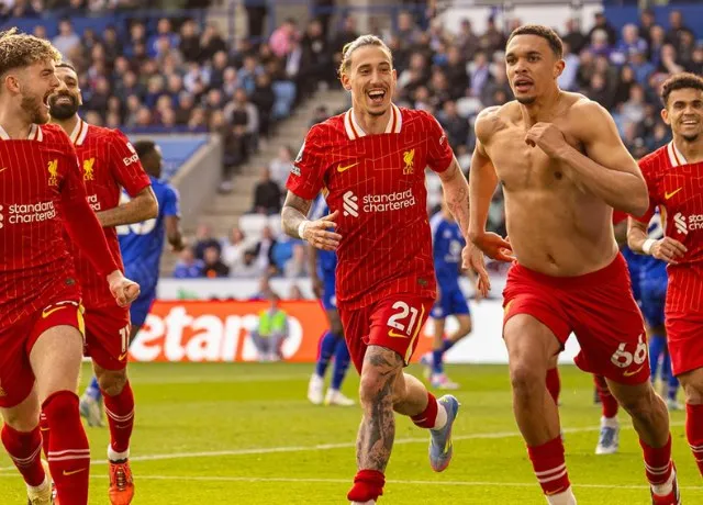 Liverpool có 3 điểm quý giá trên sân khách Leicester