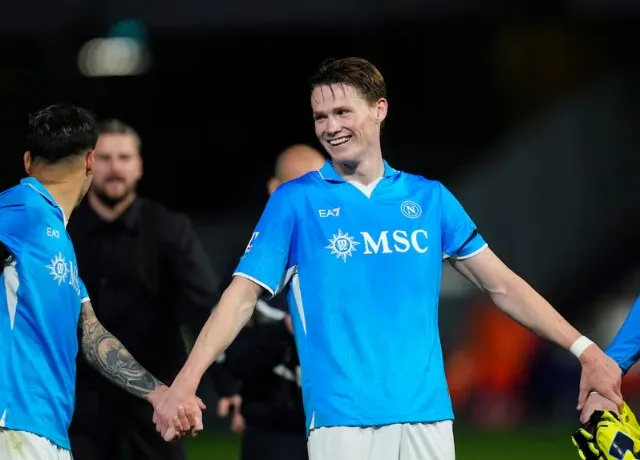 McTominay lập cú đúp, Napoli áp đảo Torino