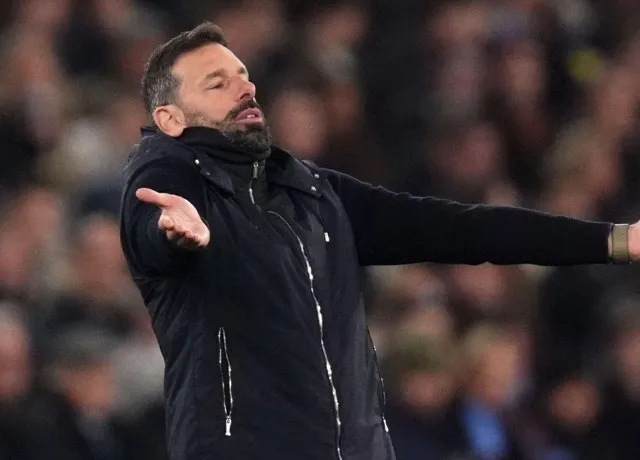 Van Nistelrooy sắp phải chia tay Leicester khi CLB này sắp xuống hạng