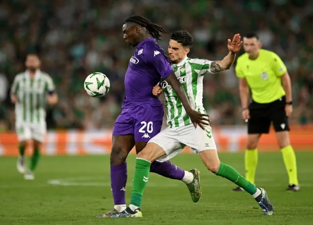 Antony lại chói sáng đưa Betis đá trận chung kết Conference gặp Chelsea