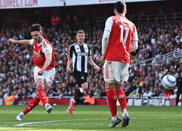 Bàn thắng đẹp mắt của Declan Rice