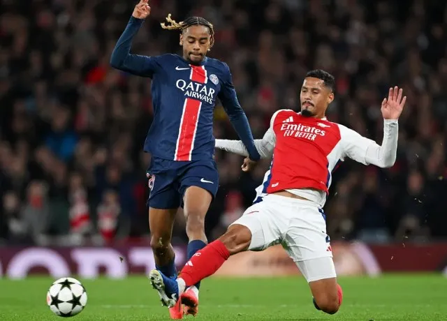 Arsenal thất bại 0-1 trước PSG trong lượt bán kết đầu tiên