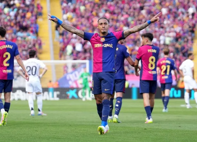 Siêu kinh điển Barca giành chiến thắng 4-3 trước Real gần như vô địch La Liga