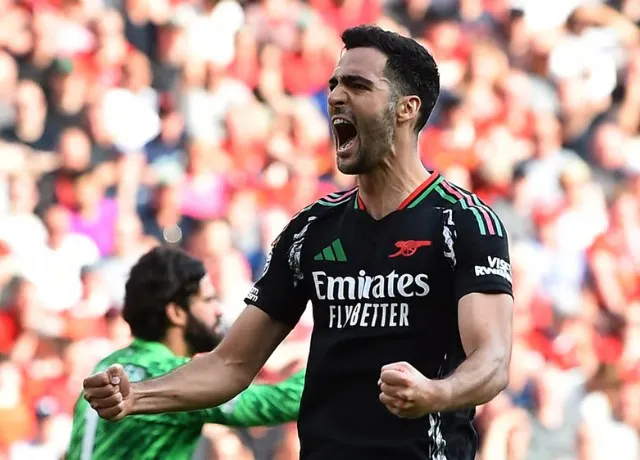 Liverpool chia điểm với Arsenal tỷ số 2-2