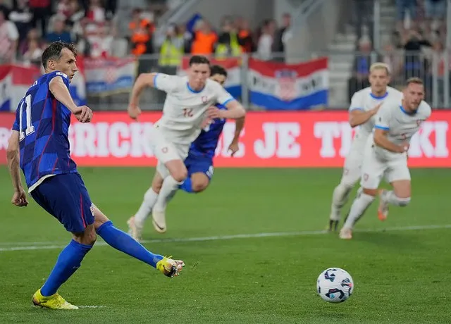Trận đấu giữa Croatia và CH Séc diễn ra trong không khí căng thẳng