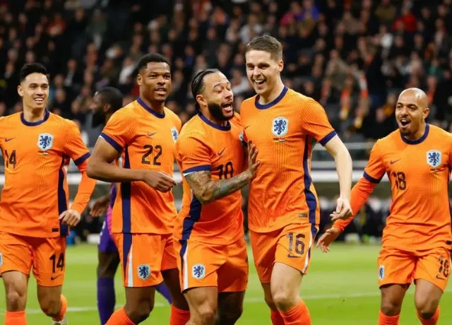 Khởi đầu áp đảo của Hà Lan