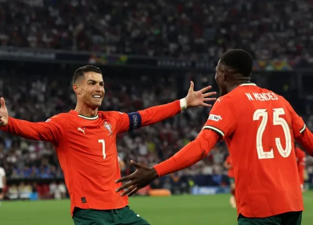 Ronaldo tỏa sáng cùng Bồ Đào Nha giành cúp vô địch Nations League