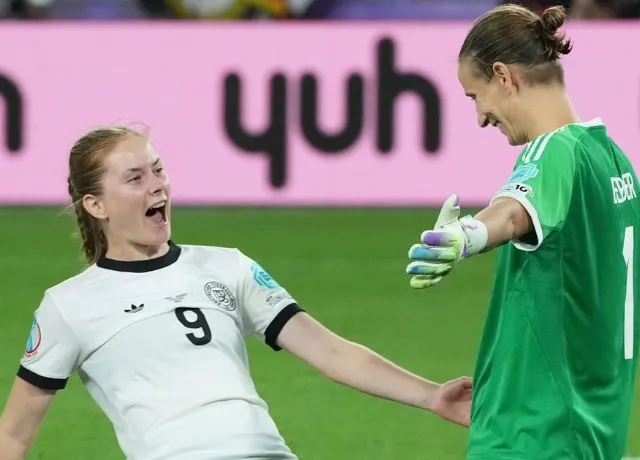 Nữ Pháp bị loại cay đắng dù thi đấu hơn người trước nữ tuyển Đức từ sớm