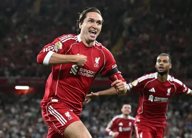 Liverpool giành chiến thắng 4-2 ngày khai mạc trước Bournemouth