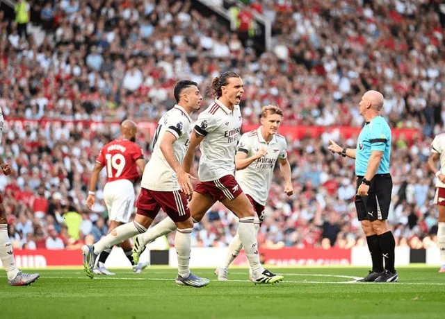 Mu để thua Arsenal 0-1 trên sân nhà Old Trafford