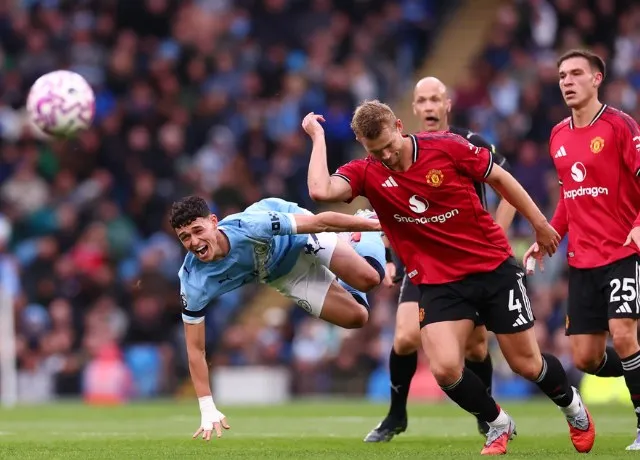 Man City thắng đậm MU 3-0 ngay tại sân Etihad