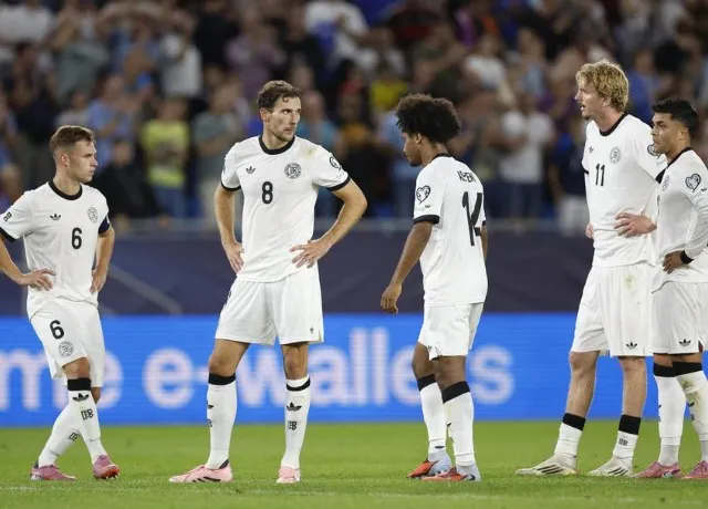 Xe tăng Đức bất ngờ để thua 0-2 trên sân Slovakia