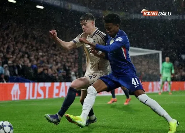 Cơn mưa bàn thắng trên sân Stamford Bridge