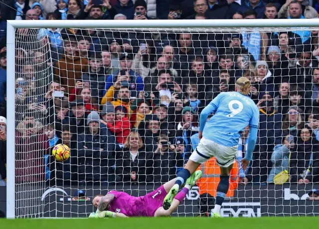 Haaland lập cú đúp Man City giành chiến thắng 2-0 trước Everton